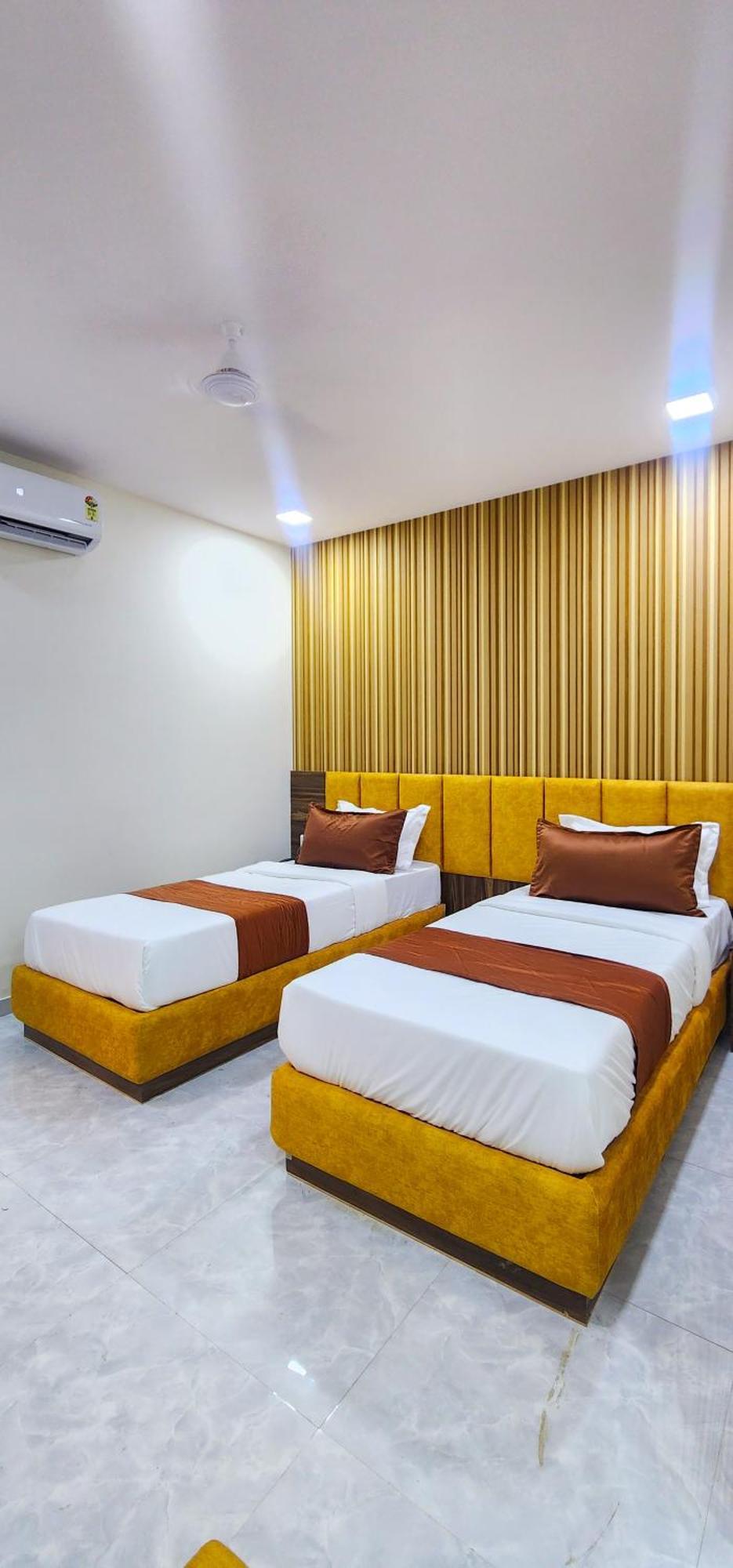 Hotel Nova Blue Ahmedabad Exterior photo