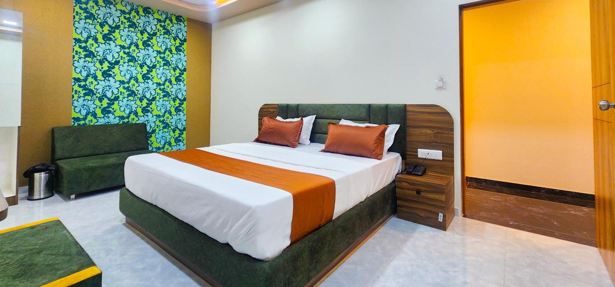 Hotel Nova Blue Ahmedabad Exterior photo