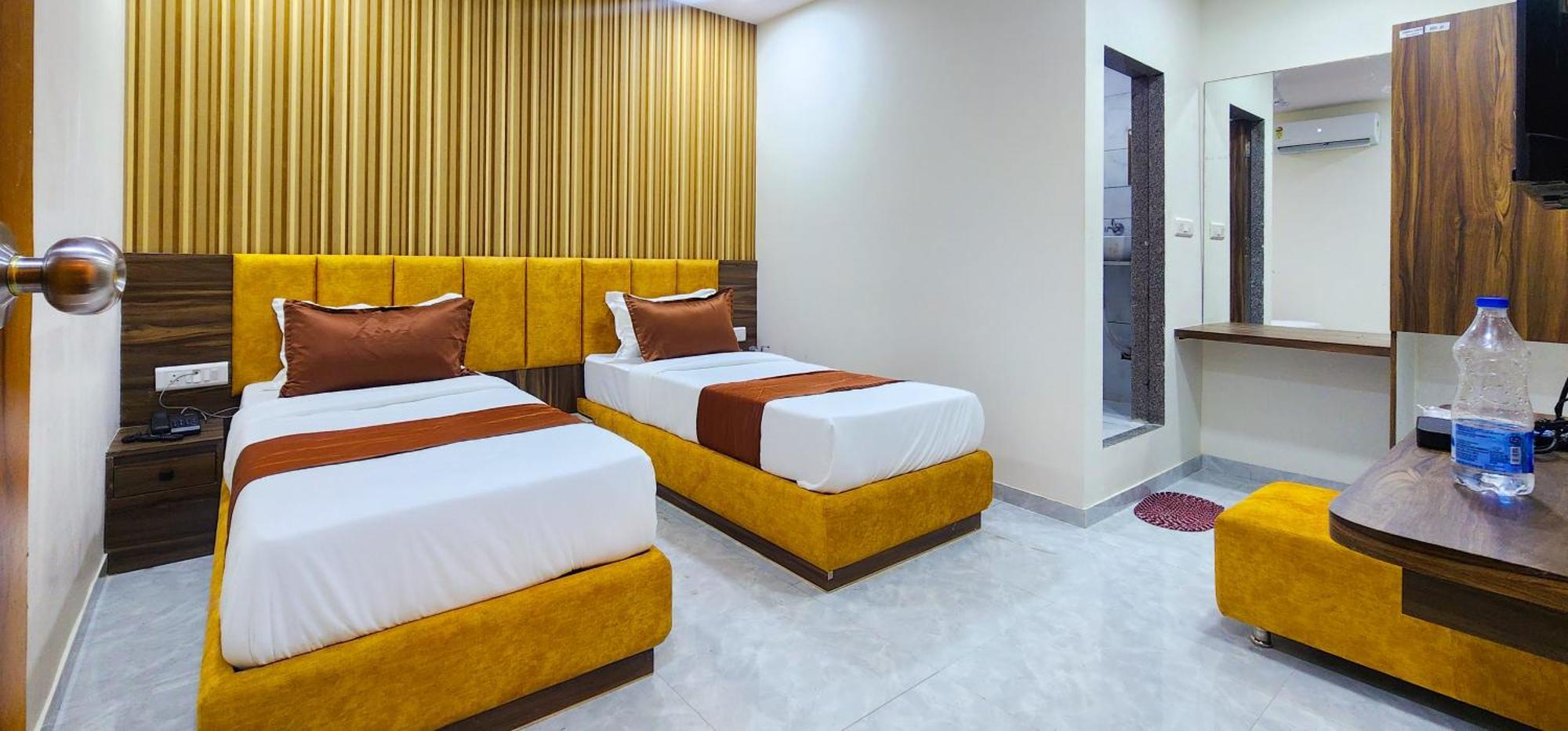 Hotel Nova Blue Ahmedabad Exterior photo