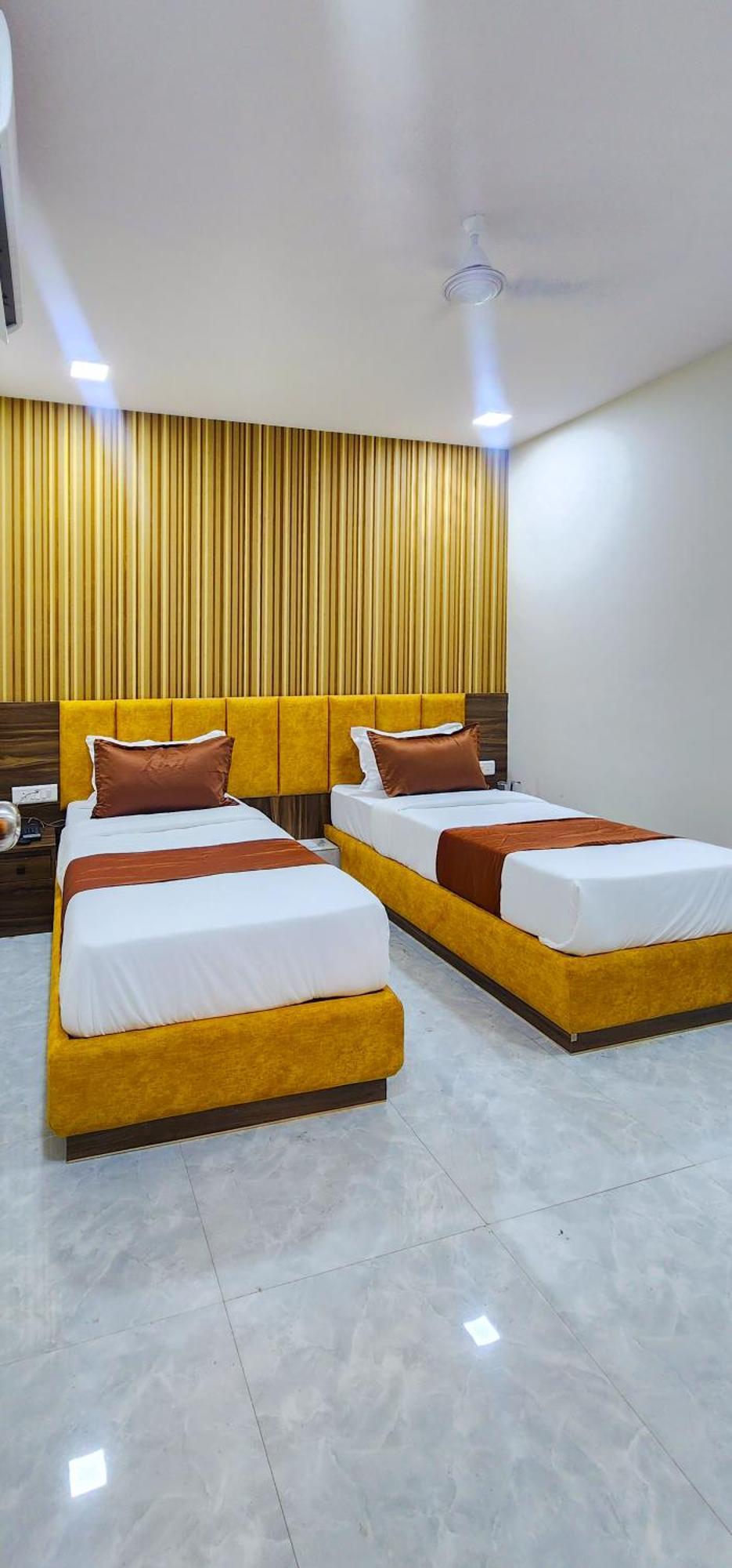 Hotel Nova Blue Ahmedabad Exterior photo