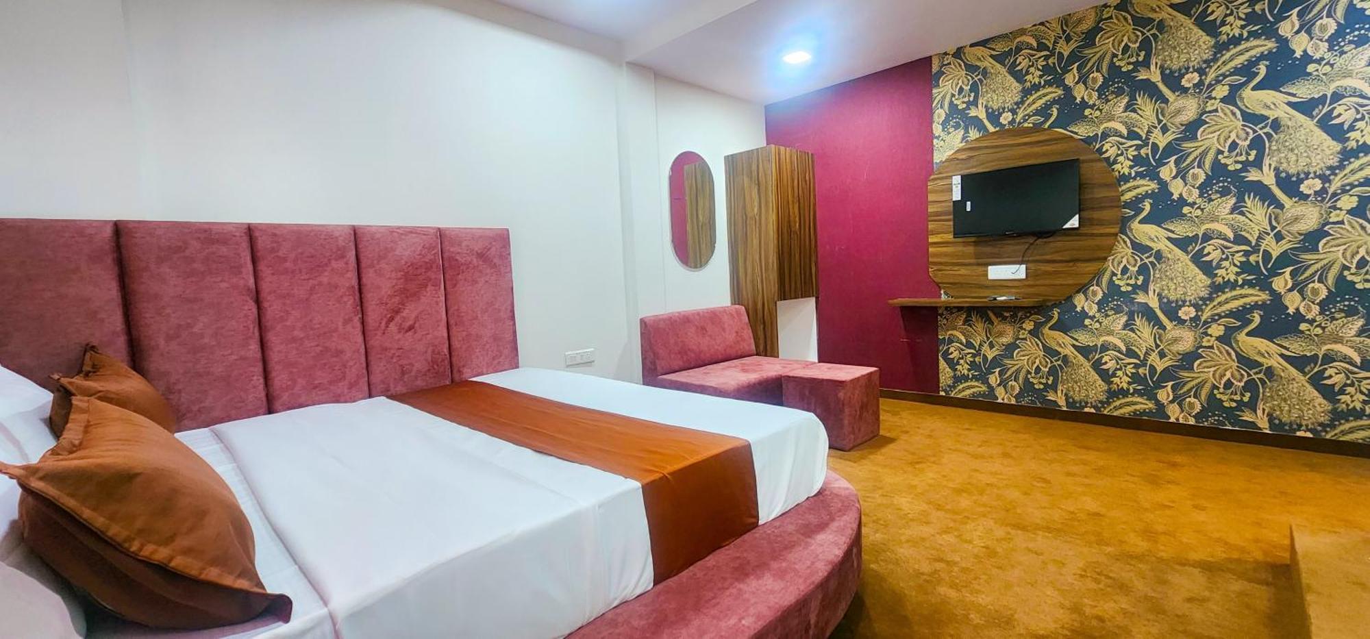 Hotel Nova Blue Ahmedabad Exterior photo