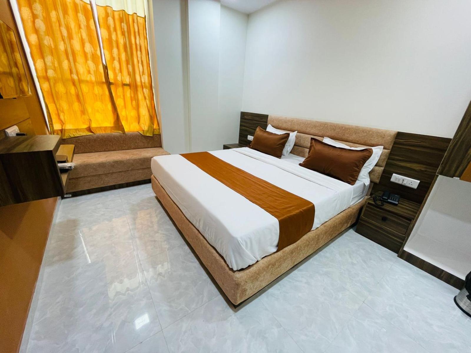 Hotel Nova Blue Ahmedabad Exterior photo